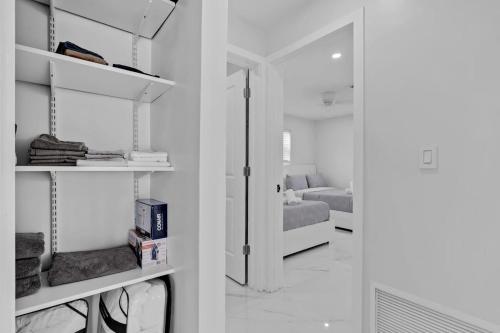 Fotografie z fotogalerie ubytování Pompano Gem, 1 mi to Beach & 12 Pickleball courts v destinaci Pompano Beach