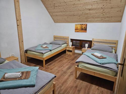 Posteľ alebo postele v izbe v ubytovaní Ruralna kuća za odmor Lika