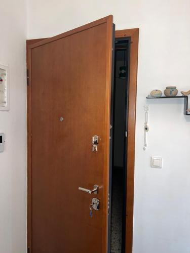 Cozy apartment with big veranda near Athens centre and metro tram