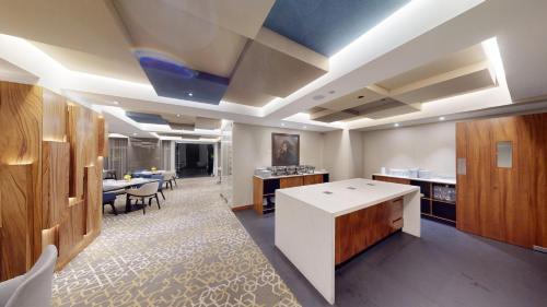 Ruang duduk di Adriatika Hotel & Residence
