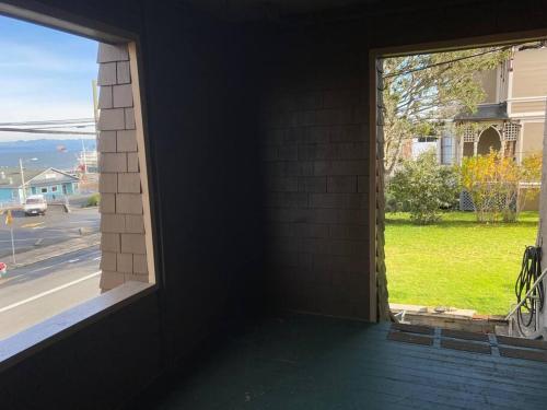 Κήπος έξω από το Historic Downtown Flat, # 2