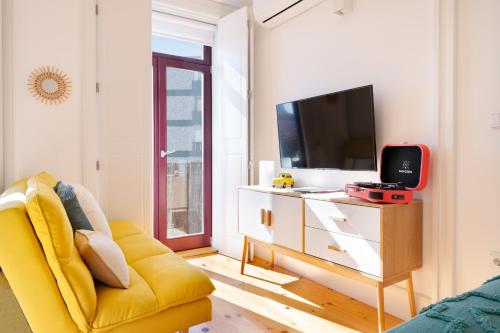 ! Lighty Santa Catarina Studio ! Balcony & Dishwasher!