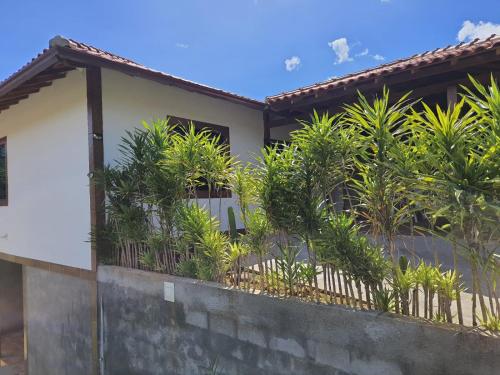 Jardín al aire libre en Casa Lumiar