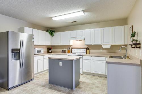 Φωτογραφία από το άλμπουμ του Lexington Family Home about 9 Mi to Lake Murray! σε Λέξινγκτον