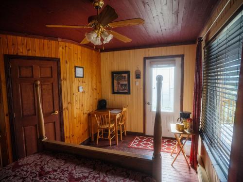 O zonă de relaxare la La Maison Inukshuk, chambre no 2.