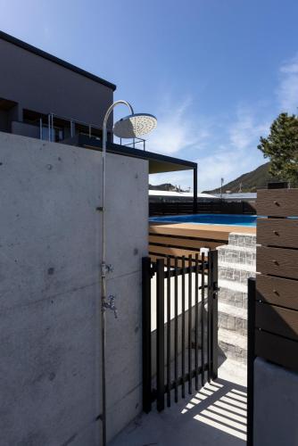 Ein Balkon oder eine Terrasse in der Unterkunft 瀬戸内 TABITO