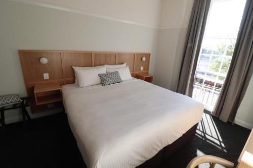 Mortdale Hotel Image