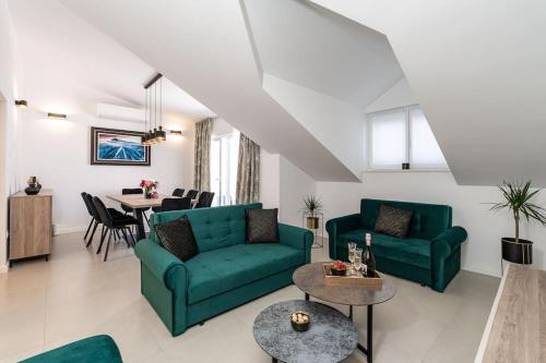 Friends & Family Home
