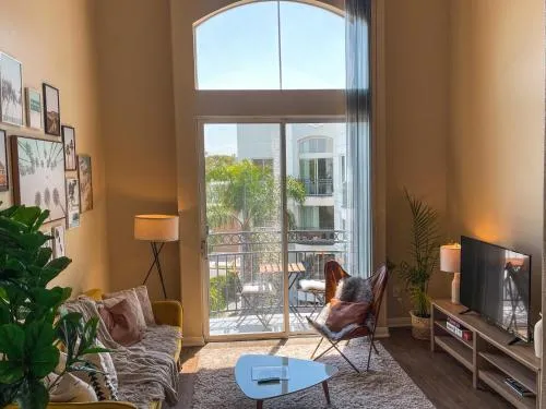 Sunny 1BDR centrally located in Marina del Rey photo 1