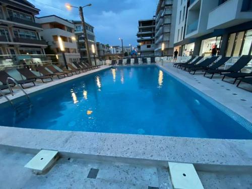 Bazén v ubytování Studiou Next by The sea Alezzi N10 nebo v jeho okolí