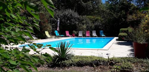 Πισίνα στο ή κοντά στο Gîte à la campagne