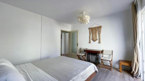 Vintage Apartment - Terrace & Sea View, 2 min from Old Town