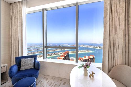 Elegant 1BR in Palm Tower, Nakheel Mall, Sea View photo 2