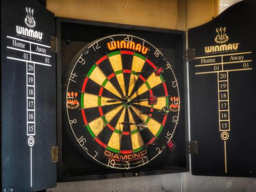 The Pub - Unique & Authentic Experience - Free Parking!, 5 minutes from Airbus and The Mall Cribbs photo 11