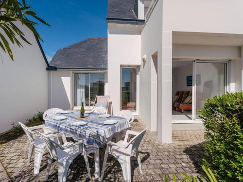 Appartement 3P à Carnac avec Piscine Chauffée - Proche Plage et Thalasso - FR-1-477-102