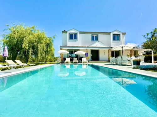 Villa Rubina Sidari with private pool by DadoVillas
