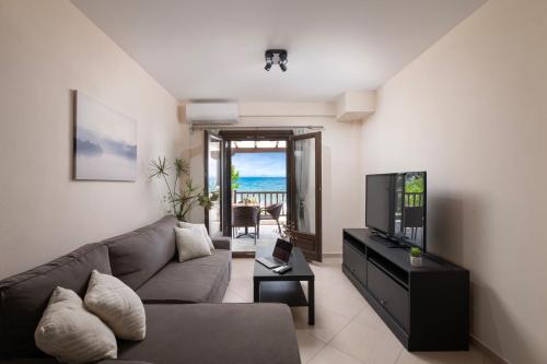 TV o dispositivi per l'intrattenimento presso Iakovakis Seaside Exclusive Apartments