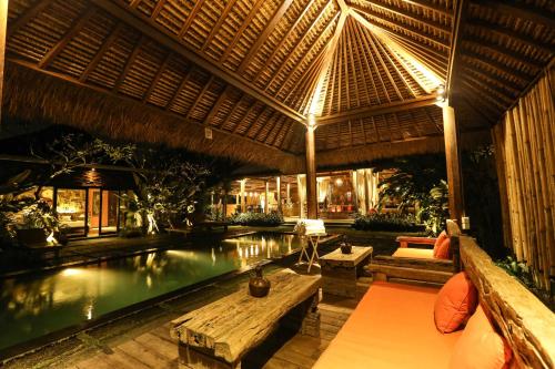 La alberca dentro o cerca de Ubud Virgin Villa