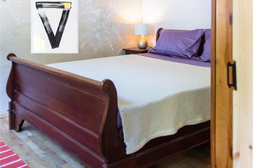 Een bed of bedden in een kamer bij Ритрийт център Светлина, Мир, Любов