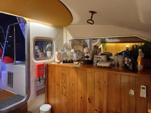 Η κουζίνα ή μικρή κουζίνα στο SLEEPBOAT LuxLife Yatch