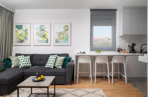 ANNI - Modern & cosy apartment - with garage & balcony