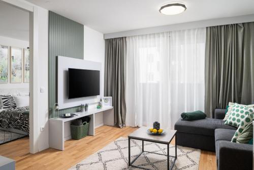 ANNI - Modern & cosy apartment - with garage & balcony