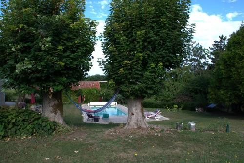 Κήπος έξω από το Domaine chez Maurice