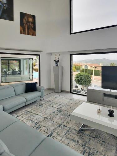 Μια τηλεόραση ή/και κέντρο ψυχαγωγίας στο Exquisite Luxury Paradise