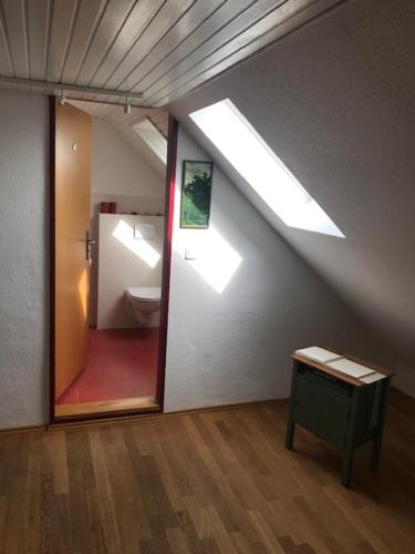 Postel nebo postele na pokoji v ubytování Häuschen in Utarp
