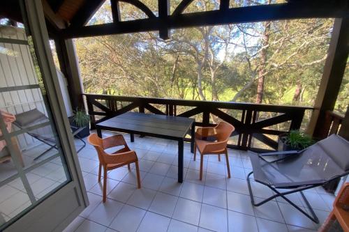 Galeriebild der Unterkunft Charming Apt With Balcony And Golf View in Moliets-et-Maa