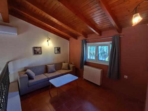 Gallery image of Villas EPTA KARPI Complex of 7 Luxury Villas in Skriperón