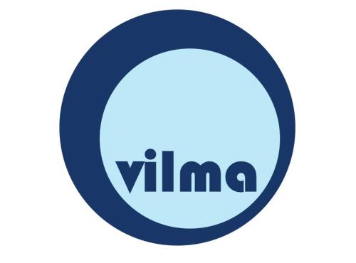un cercle bleu avec le logo vmma dessus dans l'établissement VILMA appartement luxe, à Carcassonne