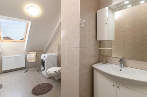 Ένα μπάνιο στο Domino Suite Eger