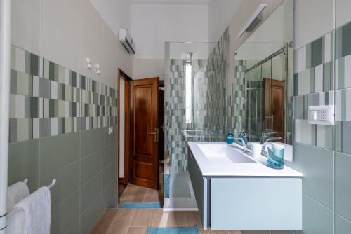 Luxury apartment in the Heart of Rome - near metro A and B photo 13