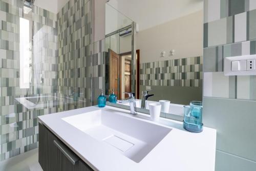 Luxury apartment in the Heart of Rome - near metro A and B photo 10