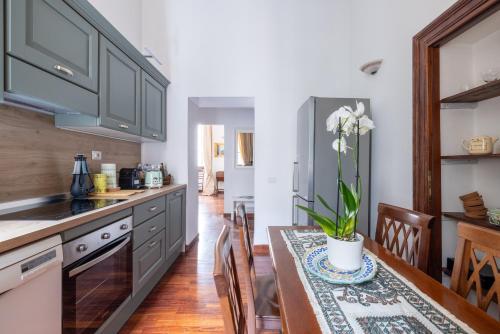 Luxury apartment in the Heart of Rome - near metro A and B photo 15