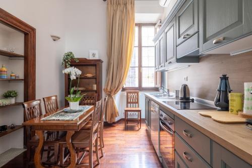 Luxury apartment in the Heart of Rome - near metro A and B photo 5