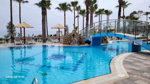 Kolam renang di atau dekat dengan Simos Magic Beach Hotel Apts