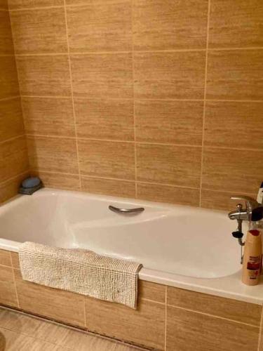 Apartamento Dama de Noche 5 pax y terraza en Marbella Puerto Banus