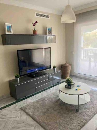 Apartamento Dama de Noche 5 pax y terraza en Marbella Puerto Banus