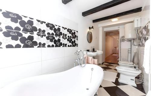 Gallery image of Charming old Captain's House with sea view in Bakar