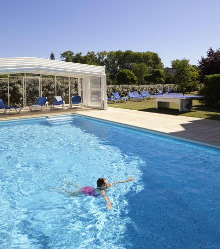 Πισίνα στο ή κοντά στο ibis Styles Chinon