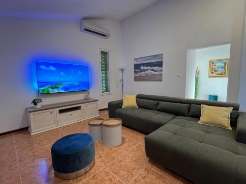 Seaside holiday house Pisak, Omis - 22862