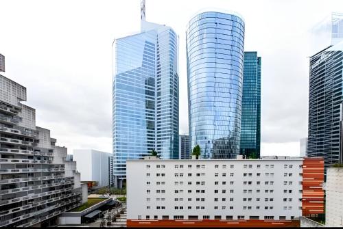 Apartment with balcony, La Défense - Paris
