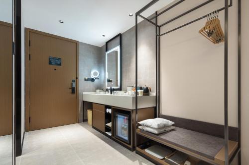 Ванная комната в Atour Hotel Shanghai Pudong Jinqiao Metro Station
