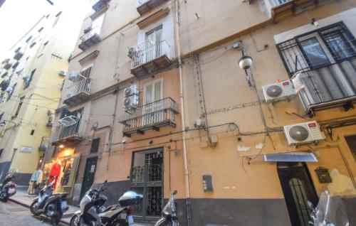 Gorgeous Apartment In Napoli With Wifi