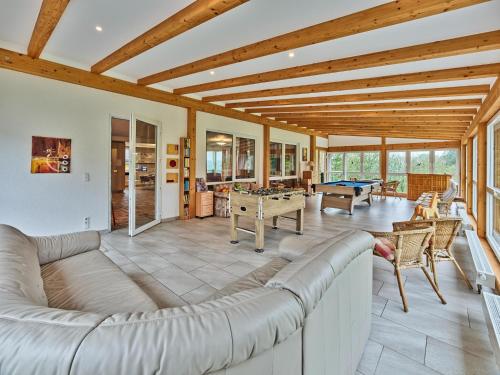 Χώρος καθιστικού στο Tasteful holiday home with private pool