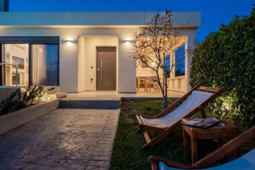Κήπος έξω από το Villa Solace, A Serene Retreat With Private Pool