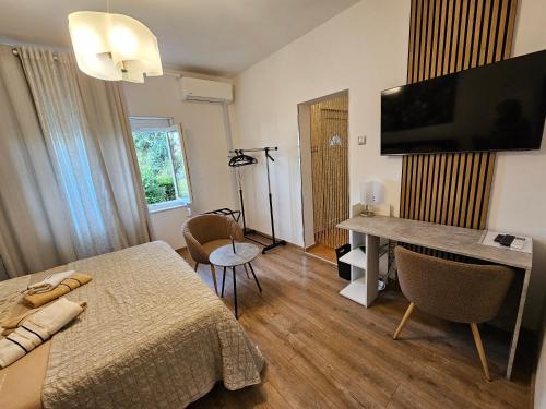 ZITA - Heart of Rovinj, apartment for 2, free parking, 2min center, 5min beach walk