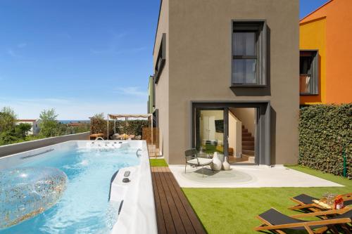 CASA BELLA VITA - 3 Bedrooms,Large Private SWIM SPA and Entertainment Room